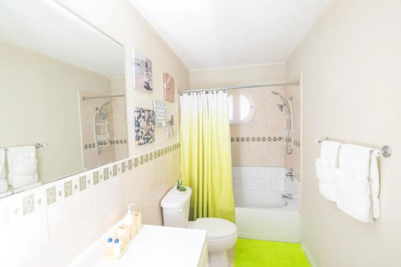 The Oasis I, Portmore Country Club בית נופש